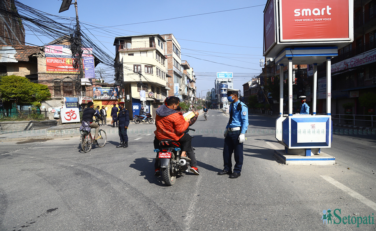 https://raracms.setopati.com/uploads/shares/2020/sujita/kathmandu/lockdown (1).jpg